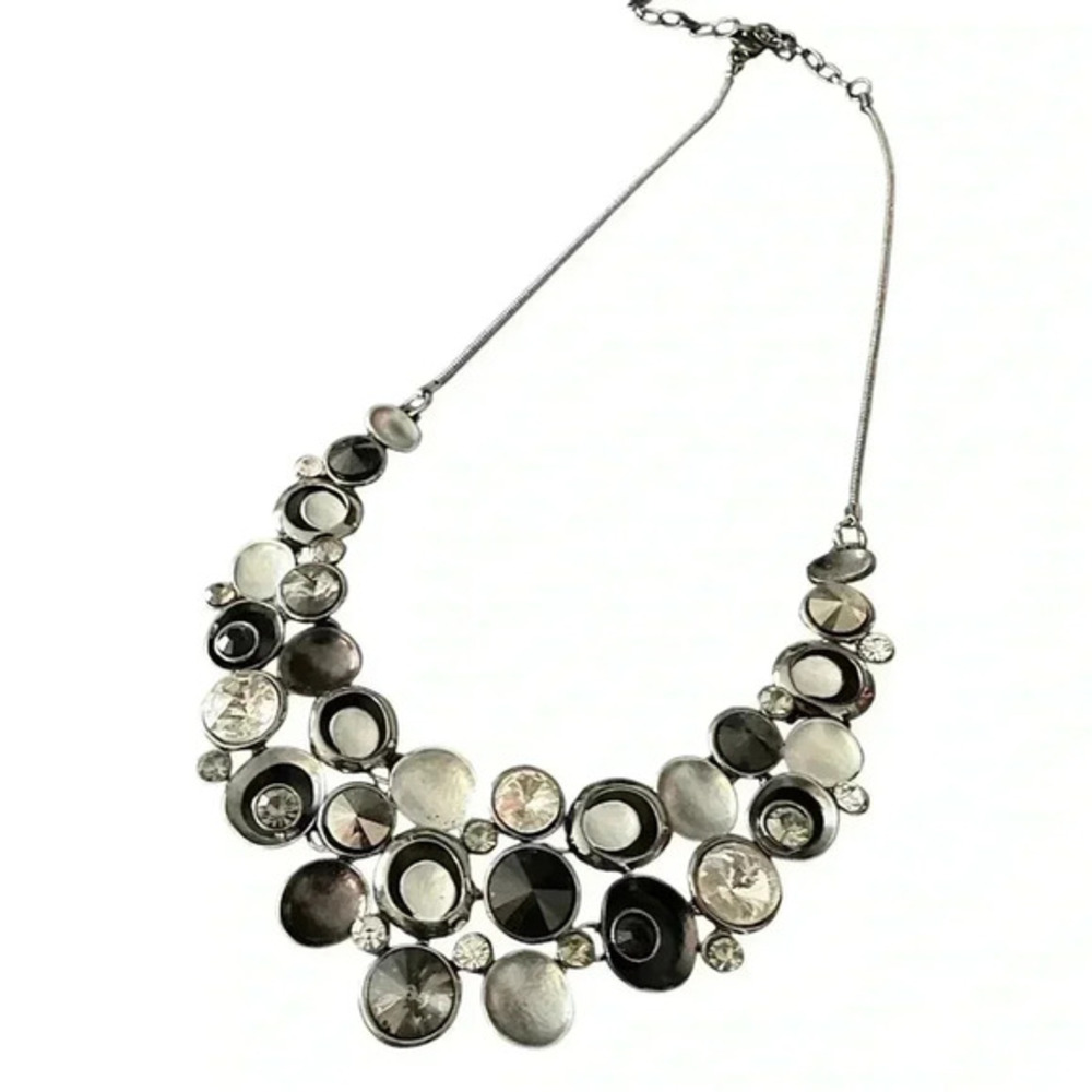 NWOT BLACK SILVER AND WHITE UNIQUE NECKLACE